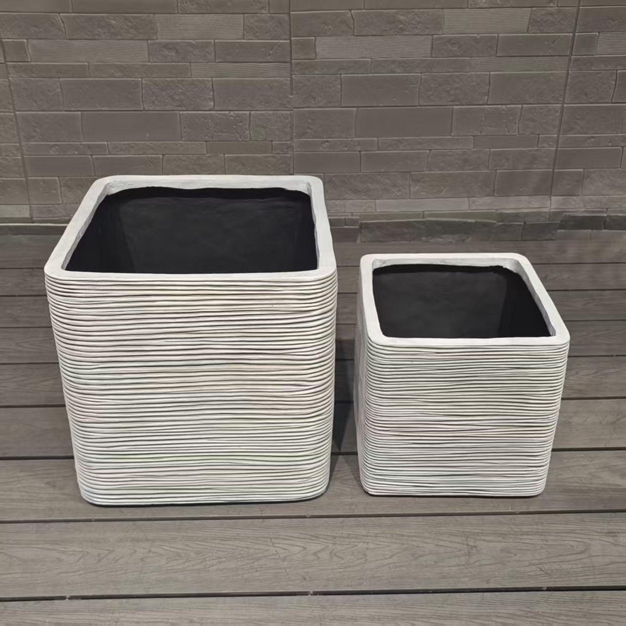 नवीनतम कंपनी ब्लॉग के बारे में फूलों के बर्तनः प्राकृतिक सपनों को रेखाओं से बुनना