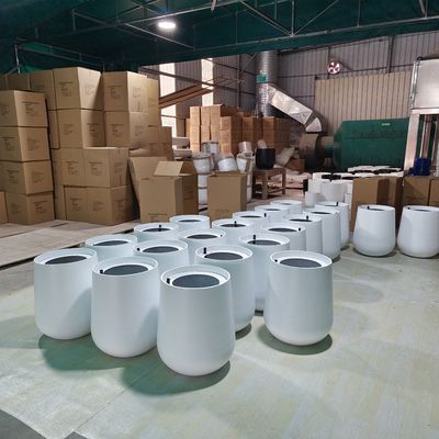 खरीदें चीन थोक गोल आकार फाइबरग्लास फूल बर्तन GRP प्लांटर बॉक्स आउटडोर इनडोर सजावट के लिए online manufacture