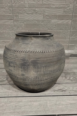 खरीदें Indoor Decoration Fiber Clay Planter Hand Carve Finishing with Charcoal Oven/Warmer Camping Burners Heater/Barbecue online manufacture