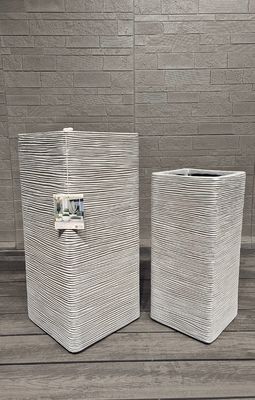 खरीदें आधुनिक स्क्वायर कॉलम फ्लावर बॉक्स लिविंग रूम शॉपिंग मॉल फ्लोर डेकोर के लिए, तैयार मिट्टी सीमेंट फ्लावर पॉट स्प्रे पेंट डिज़ाइन online manufacture