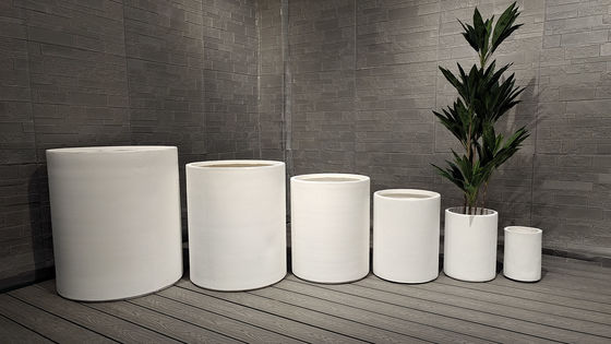 बगीचे के लिए मज़बूत हाथ से नक्काशीदार फाइबर क्ले प्लांटर