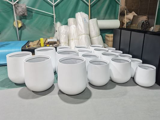 गोल आकार लंबा बड़ा फाइबरग्लास फूल बर्तन अनुकूलित लोगो मुद्रण राल फाइबरग्लास संयंत्र बॉक्स