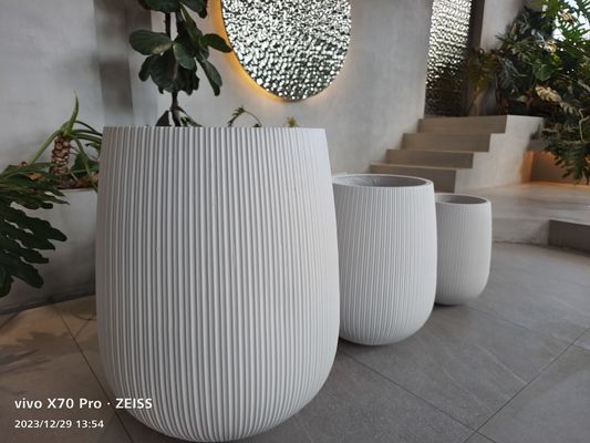 अनुकूलित संयंत्र प्रदर्शन विकल्पों के लिए चिकनी सतह फाइबरक्ले प्लांटर