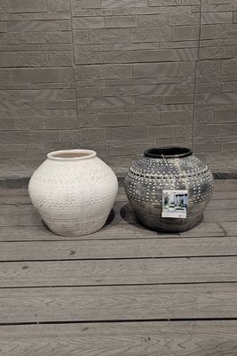 गोल प्रबलित मिट्टी का गमला, आपके बागवानी की ज़रूरतों के लिए टिकाऊ और कार्यात्मक