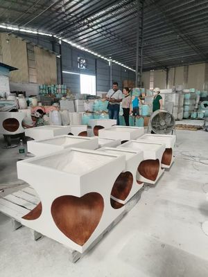 सफेद आयताकार हृदय के आकार का कटआउट फाइबर क्ले प्लांटर क्रैकिंग प्रतिरोधी